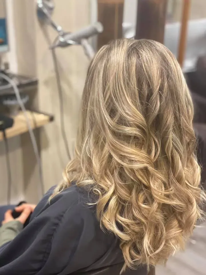 Coiffeuse à Saint-Leger-sur-Dheune